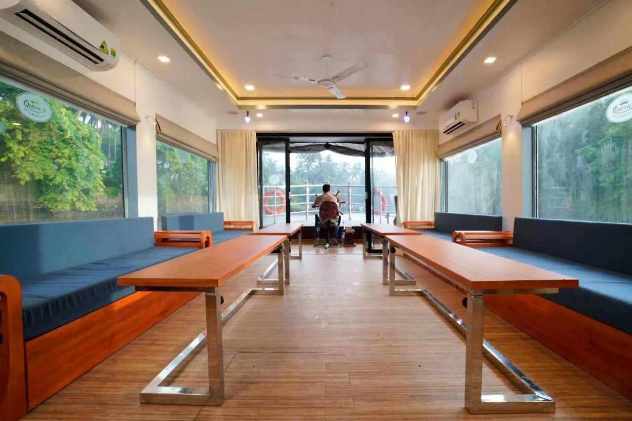 Queen Of Chaliyar - Luxury Houseboat Stay Kozhikode