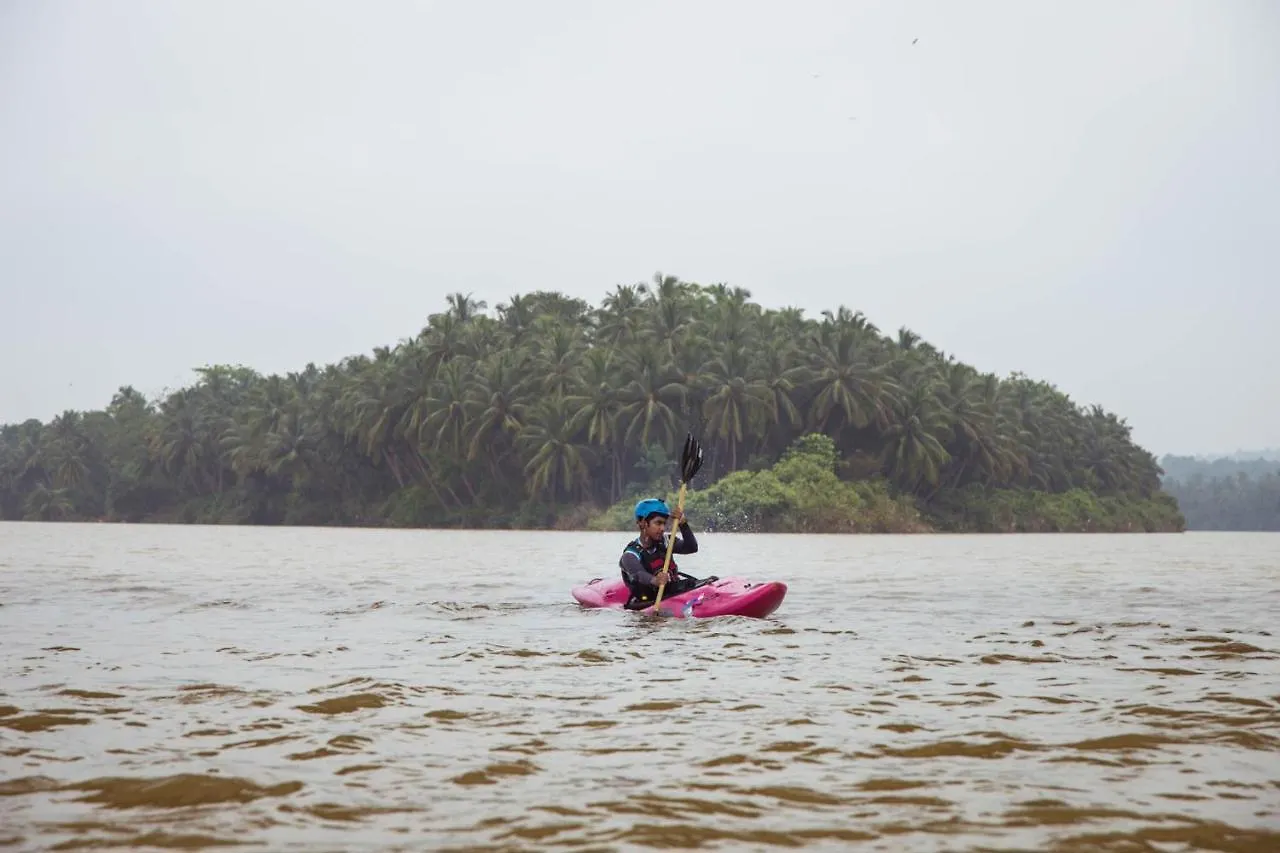 Queen Of Chaliyar - Luxury Houseboat Stay Kozhikode 0*,